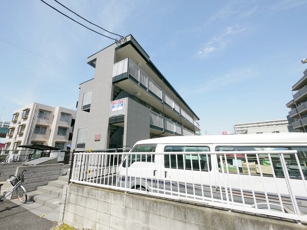 レオパレスグランダームの物件外観写真